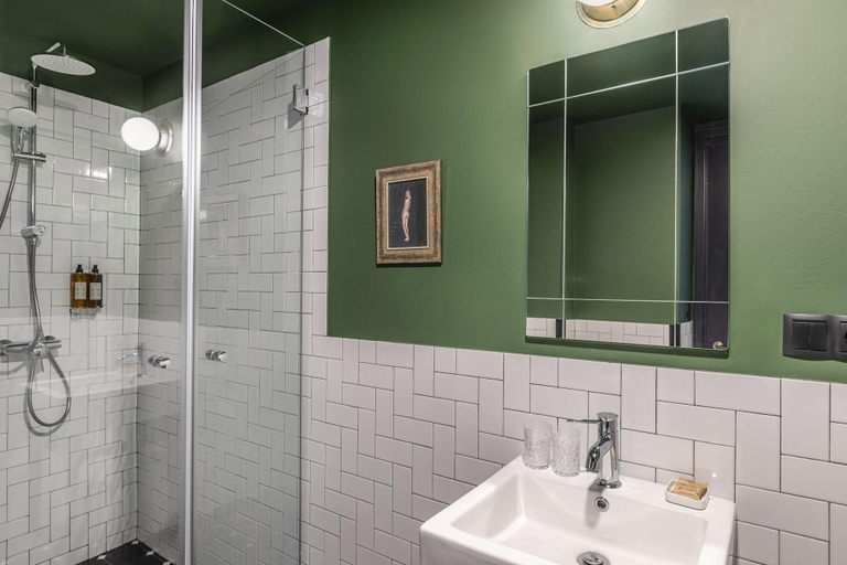 Bathroom 4, Communal Hotel Plekhanovi, Tbilisi