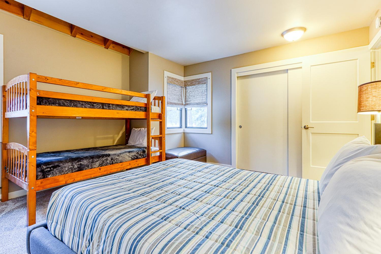Bedroom 3, Wildflower Condos #11, Deschutes