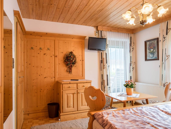 Bedroom 4, Vintage Apartment in Fügen near Ski Area, Schwaz