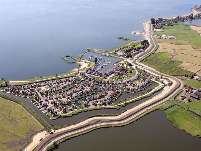 Exterior 2, Scenic Stay by the Water, Waterland