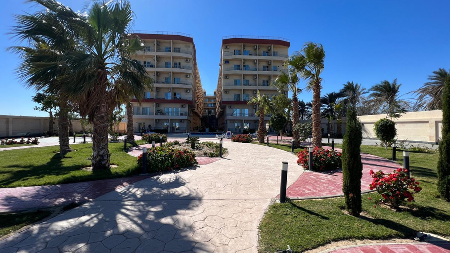 Others 5, Casablanca beach resort, first line with private beach and swimming pools,, Al-Ghurdaqah