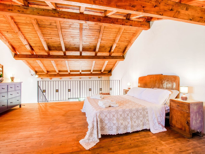 Room 4, Charming Villa With Pool and Panoramic Surroundings, Catania