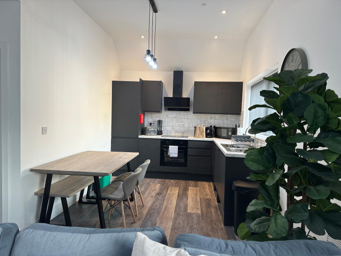 Others 4, Sapphire Premier Apartments w/Secure Parking, Cardiff