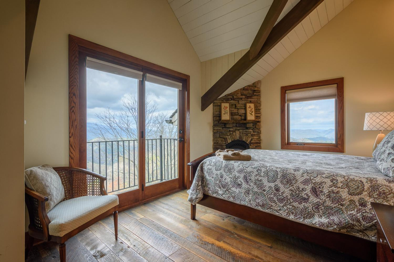 Bedroom 4, Wilderness Lodge, Watauga
