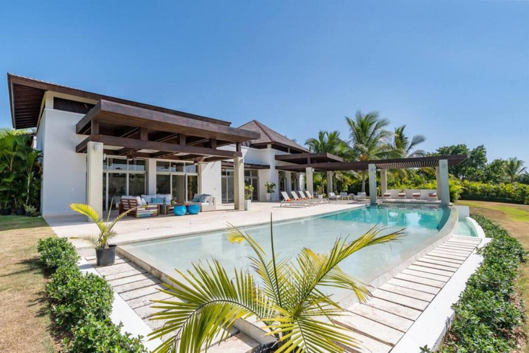 4, VILLA HERMOSA CHEF MAiD POOL JACUZZI GOLF CART, La Romana