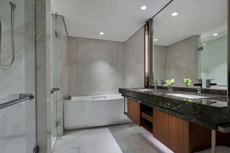 Bathroom 12