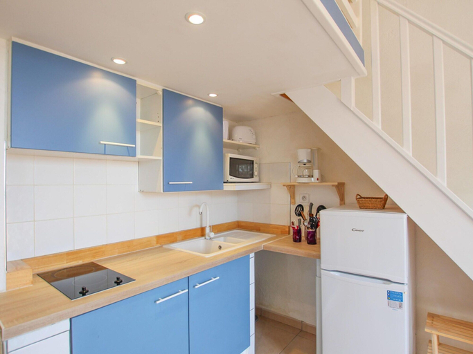 Private kitchen 2, Comfortable Holiday Home Near the Beach, Var