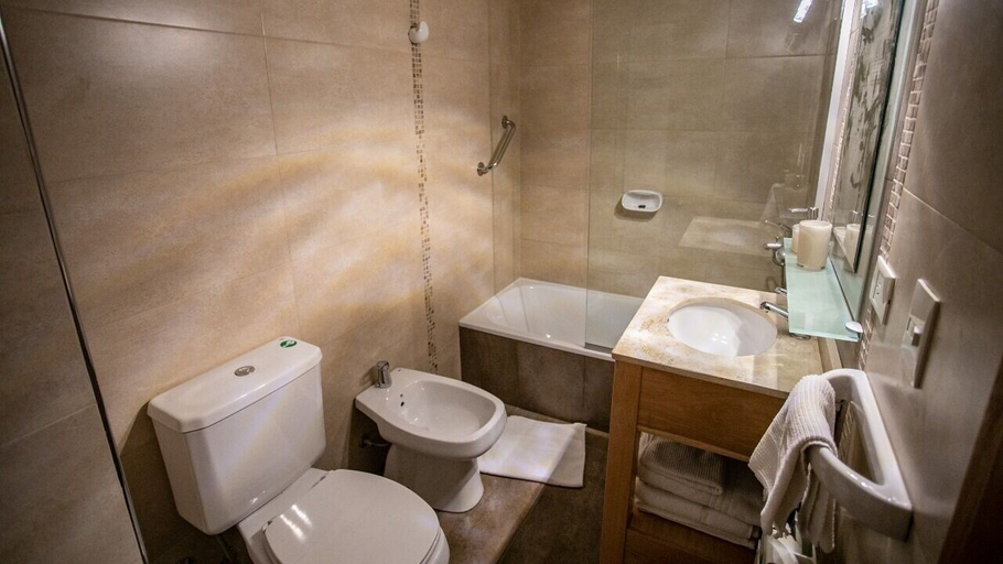 Bathroom, BELGRANO SUITE, Bariloche