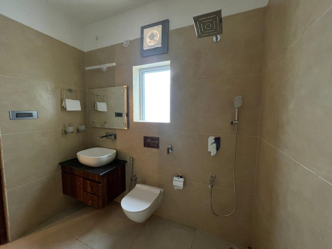 Bathroom 4, Goroomgo Anant Vilas Resort Bhimtal, Nainital