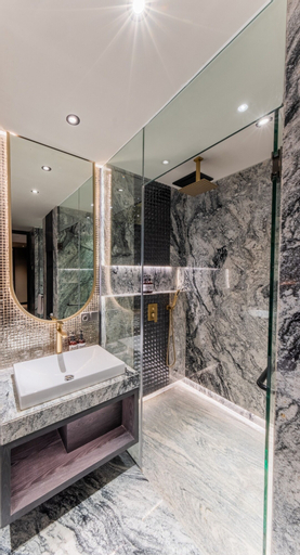 Bathroom 9
