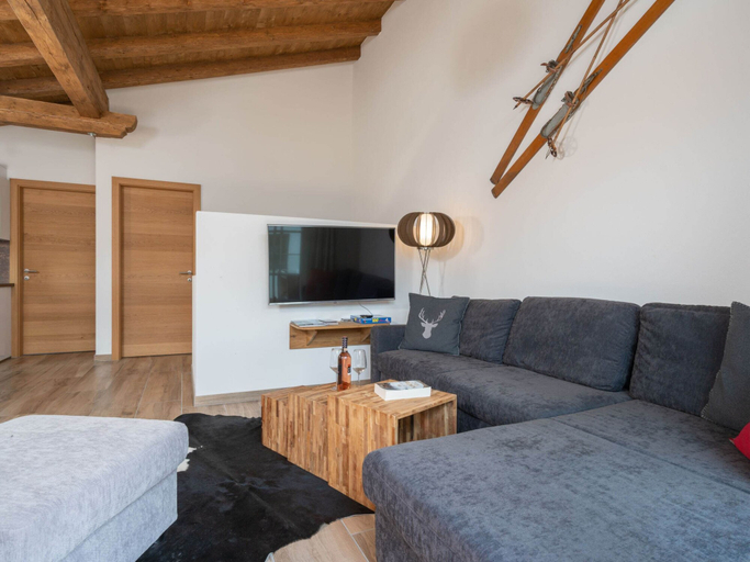 Others 5, Chalet in Piesendorf Near Ski Slopes, Zell am See
