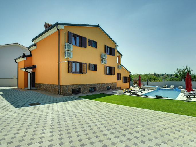 Exterior & Views, Villa in Pula With sea Beach, Pula