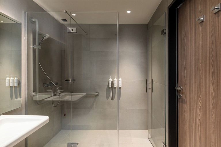 Bathroom 5, Radisson Hotel Leipzig, Leipzig