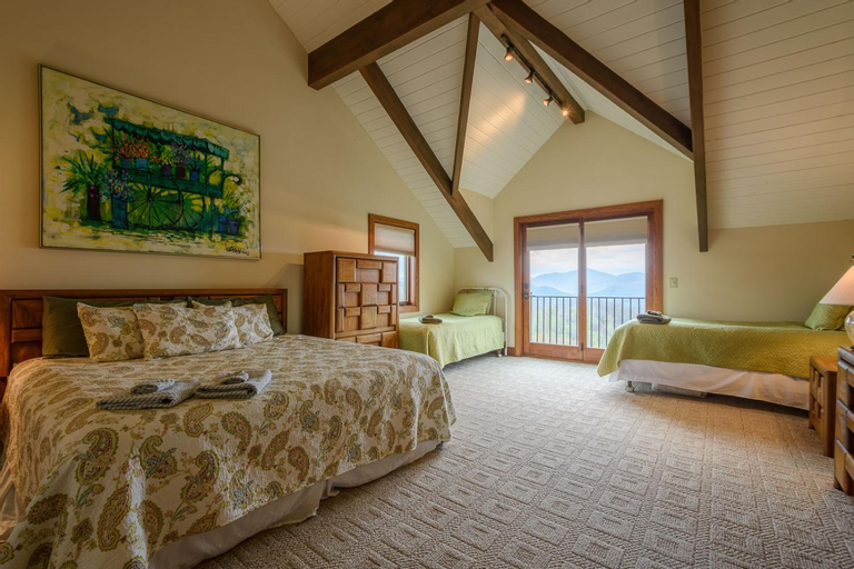 Bedroom 2, Wilderness Lodge, Watauga