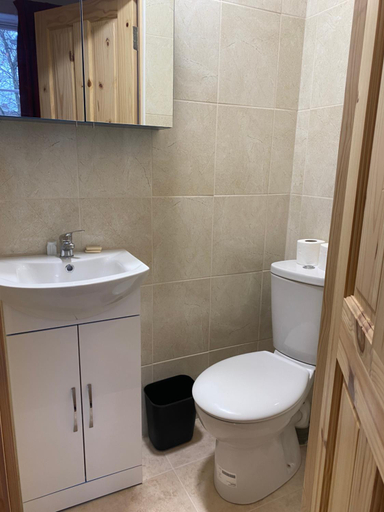 Bathroom 5, Belgrove Hotel Annexe, London