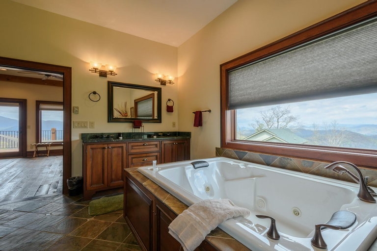 Bedroom 5, Wilderness Lodge, Watauga