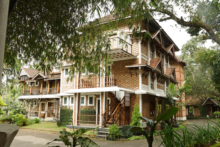 Exterior 12