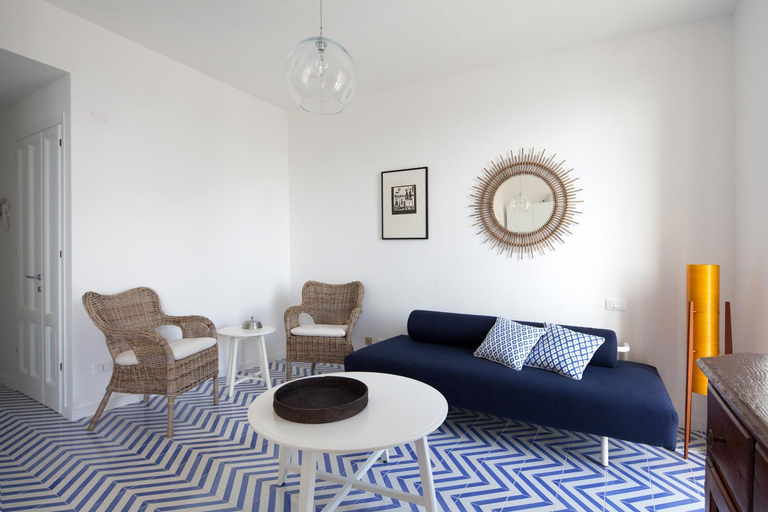 Others 4, San Giovanni Apt, Seaview terrace, 2 Aircondo BDR, easy from Train or Private Parking, La Spezia