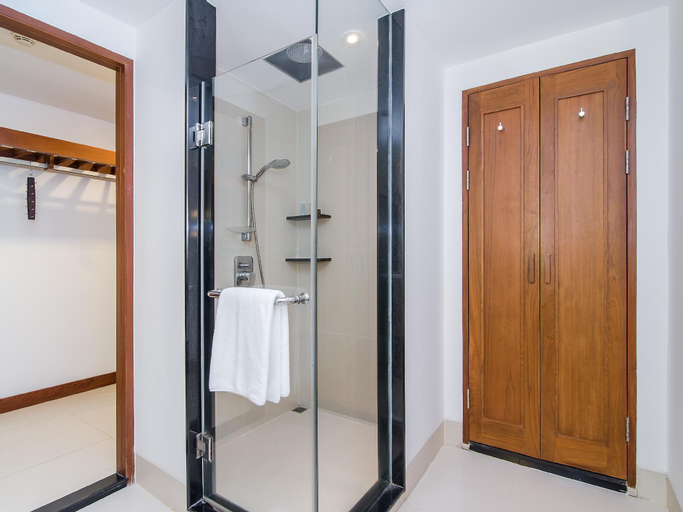 Bathroom 8