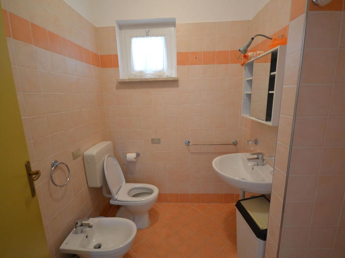 Bathroom, Escape Near Cinque Terre, Genova