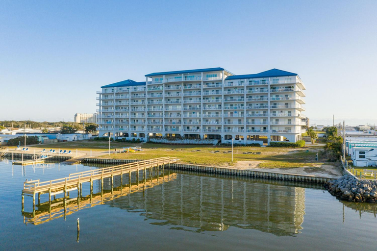 Nautical Club #702, Carteret
