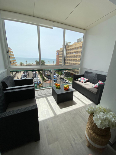 Others 5, Appartement moderne premiere ligne de mer Santa, Girona