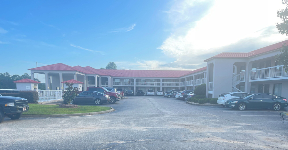 Exterior & Views 2, Motel 6 Abbeville, AL, Henry