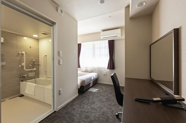 Bedroom 12