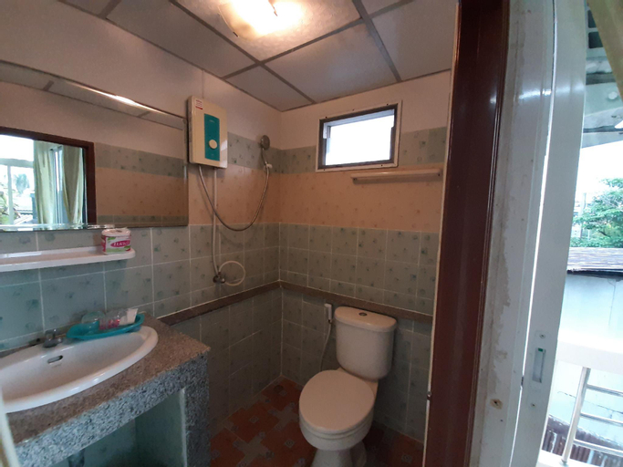 Bathroom 22