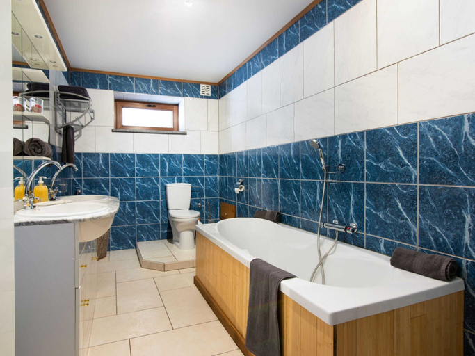Bathroom, Holiday home in Cul-des-Sarts with garden, Hainaut