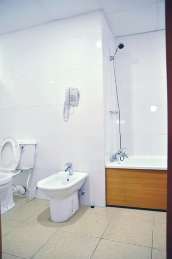 Bathroom 3, Royal Birds Hotel And Towers, Akure North