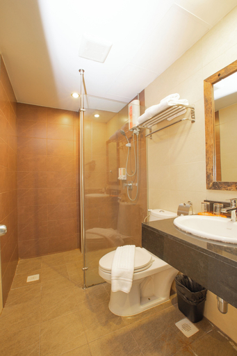Bathroom 28