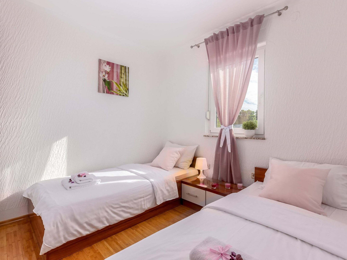 Bedroom 3, Splendid Apartment with Hot Tub in Crikvenica Croatia, Crikvenica