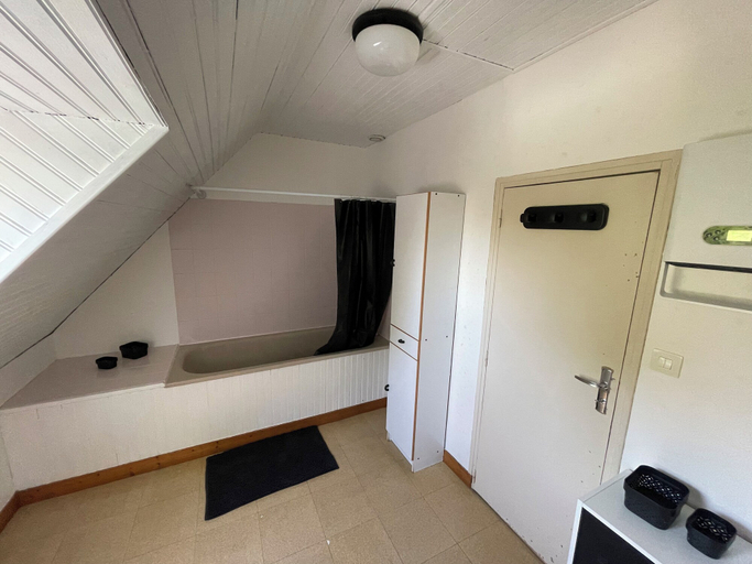 Bathroom 5, Domaine Jeanne de Laval, Maine-et-Loire