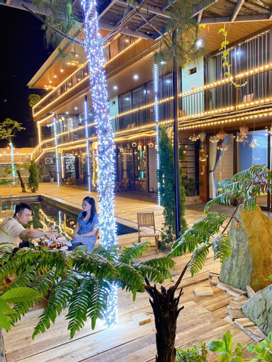 Exterior & Views 17