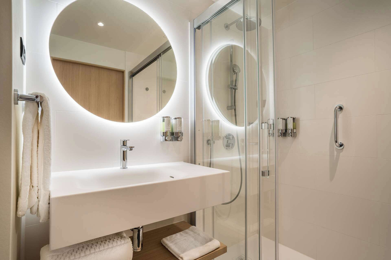 Bathroom 4, Hampton By Hilton Locarno, Locarno