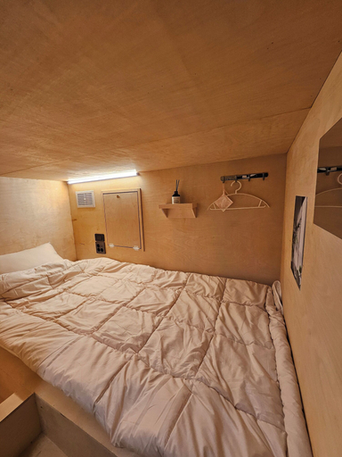 Bedroom 3, Travel Light Hostel, Busanjin