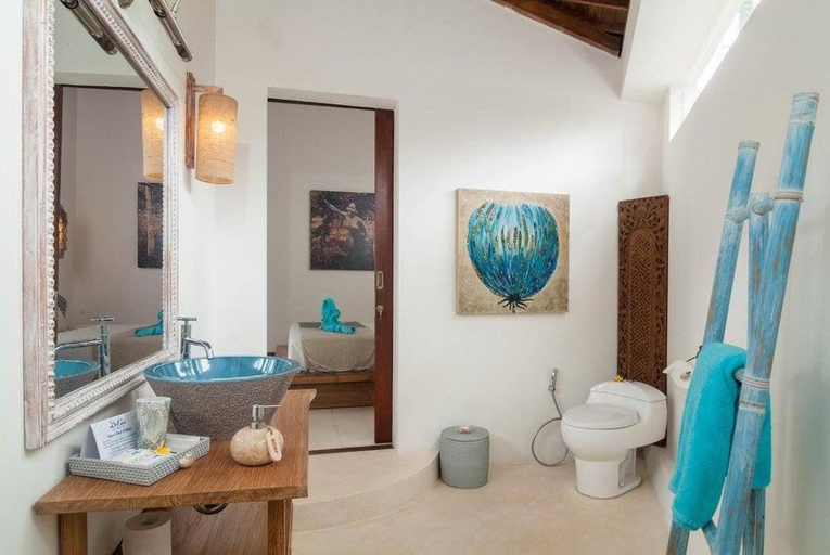 Bathroom 2, De'Coco Bungalows, Lombok