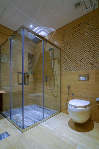 Bathroom 5, al aseel hotel, Doha