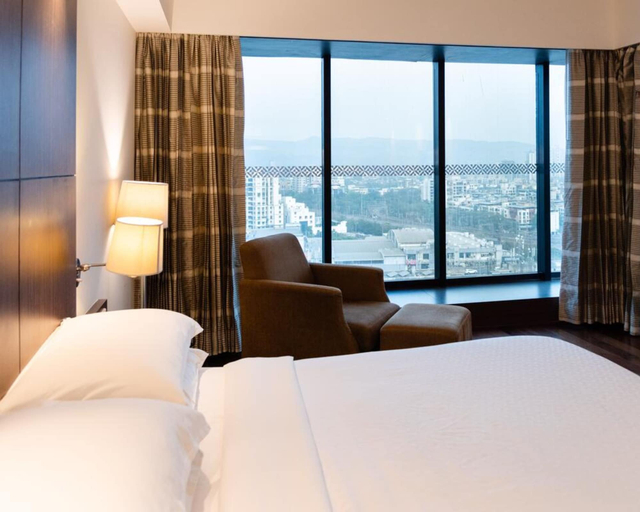 Bedroom 3, Four Points by Sheraton Navi Mumbai, Vashi, Thane