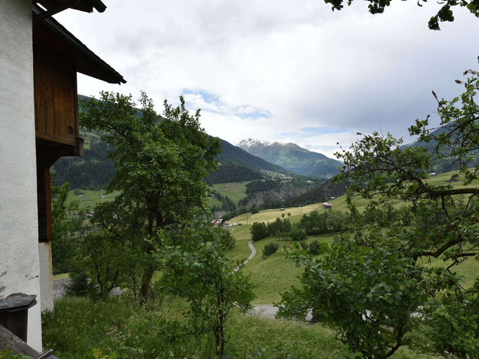 Others 4, Cozy Stay near Aletsch, Raron