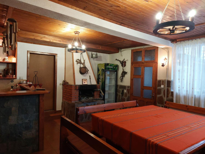 Food & Drinks 3, Стаи за гости Валеьови, Bansko