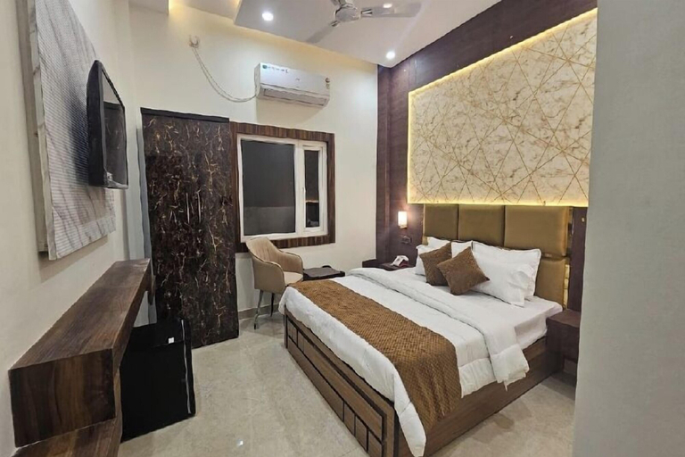 Bedroom 3, Triveni International, Varanasi