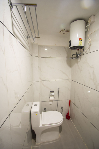 Bathroom 3, Hotel Anubhuti, Ujjain