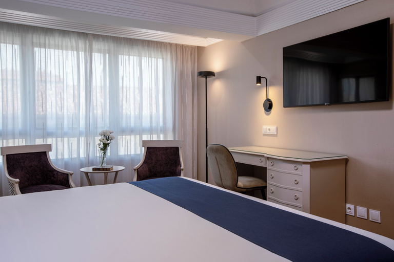 Bedroom 2, Hotel Corona De Castilla Burgos, Burgos