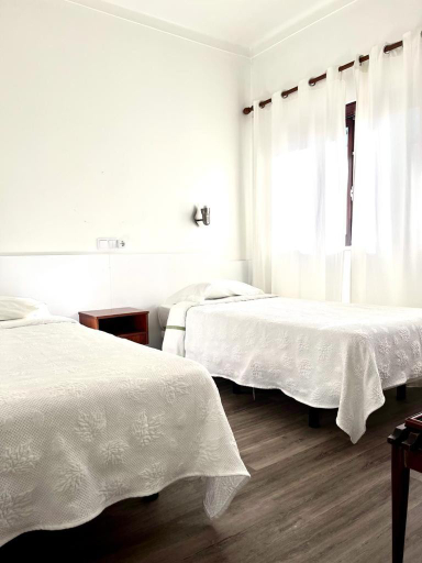 Others 2, Residencial Moderna, Torres Vedras