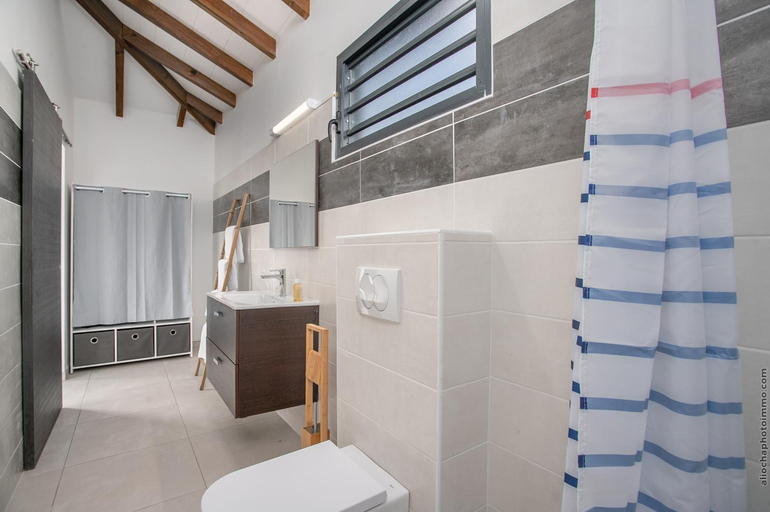 Others 3, Bungalow Pom 1, piscine, a 5 min des plages, Le Vauclin