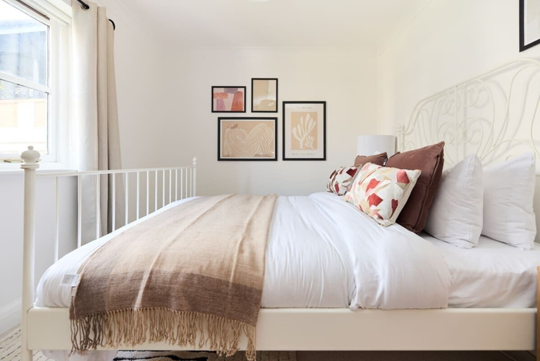 Bedroom 2, The Kingsland Place - Adorable 2bdr Flat, London