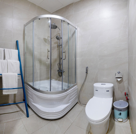 Bathroom 4, Tiffany hotel & restaurant, Phan Thiết
