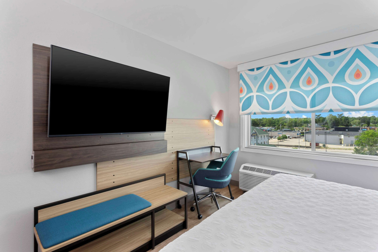 Bedroom 3, Tru By Hilton Lincoln East, Lancaster